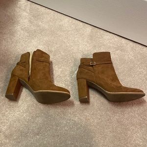 Banana republic brown booties, rarely worn. Size 8.5